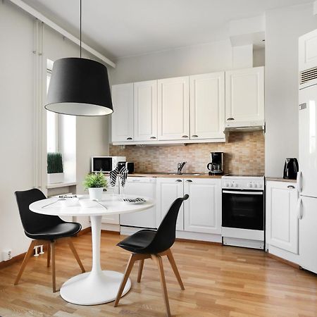 Kotimaailma Apartments Kamppi - 3Br In The Center With Key Code 赫尔辛基 外观 照片